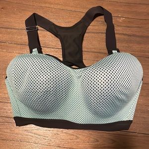 Victoria’s Secret sports Bra